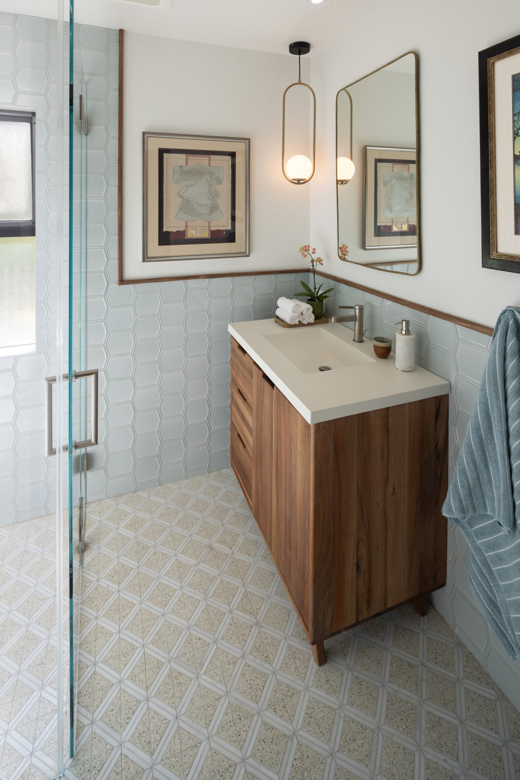 Mid-Century Among the Oaks Condo