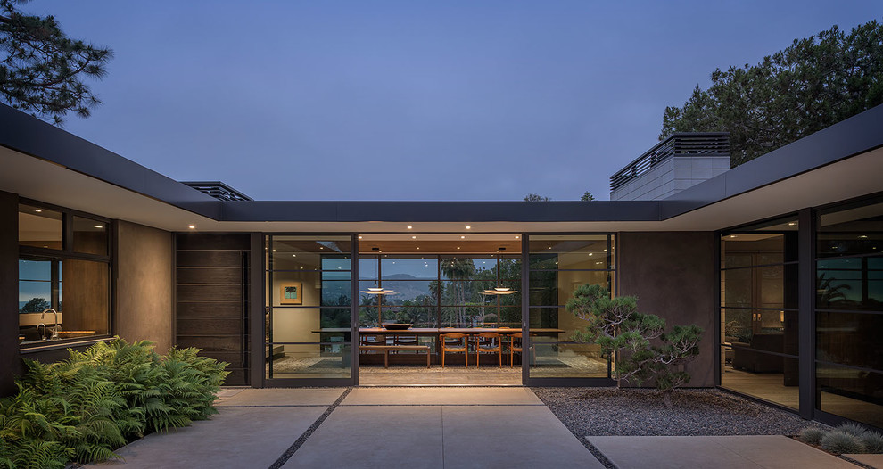 This is an example of a midcentury exterior in Orange County.