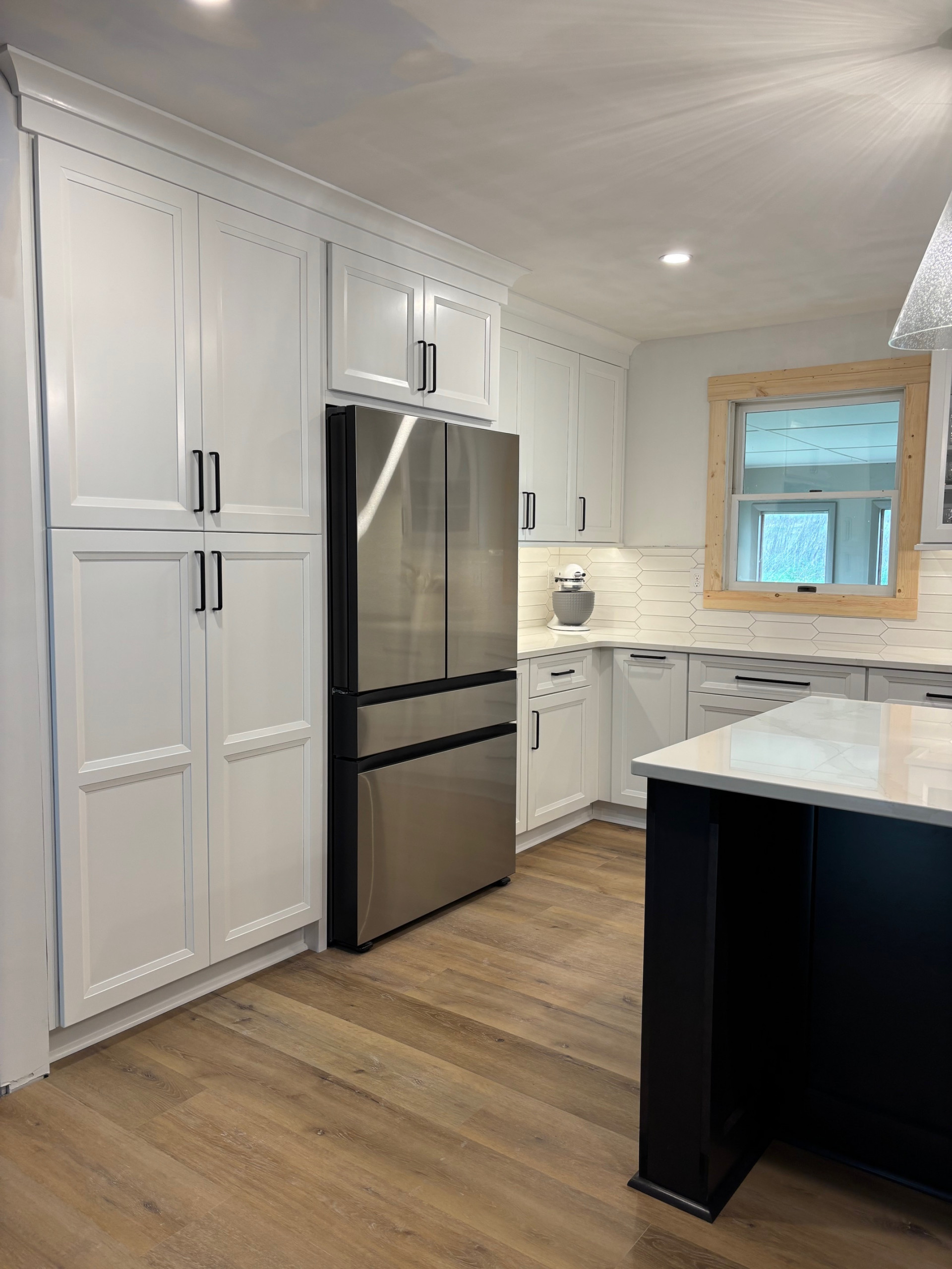 Kitchen with an Unexpected Pop!