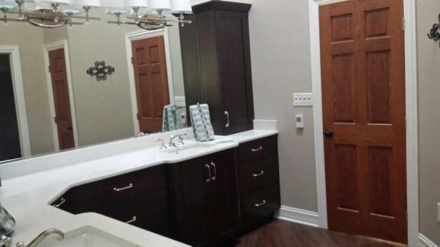 L Shaped Master Vanity Transitional Bathroom Chicago By Woodhill Cabinetry Design Inc Houzz Uk