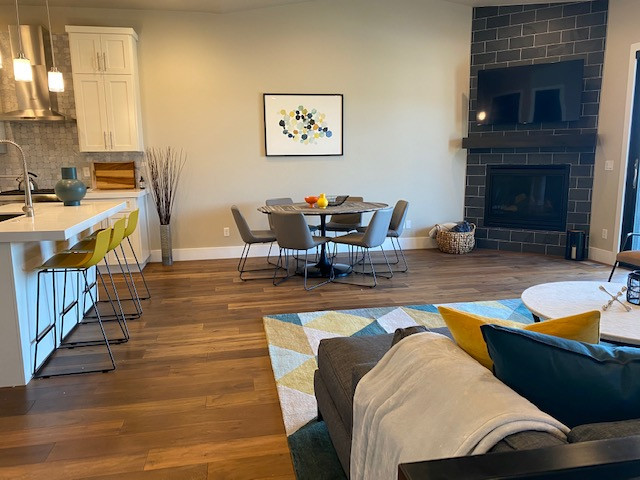 Canyon's Colorful Modern