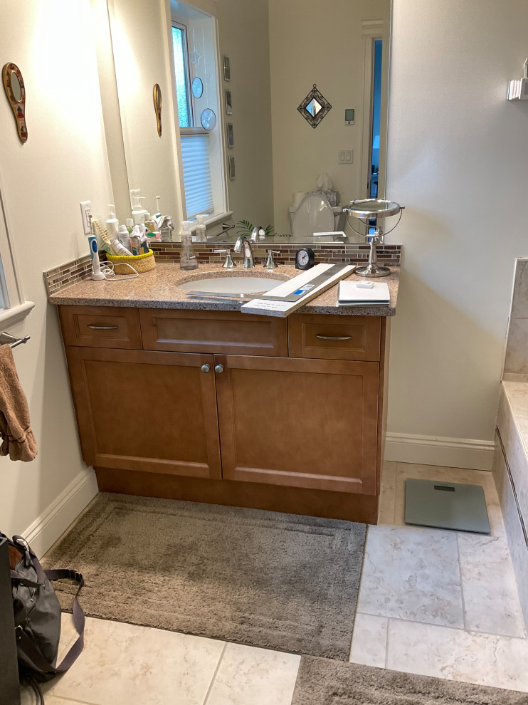 Traditional bathroom vanity design