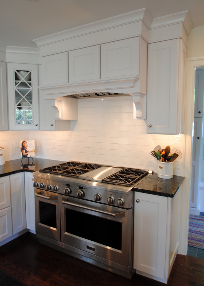 Transitional kitchen photo in Philadelphia