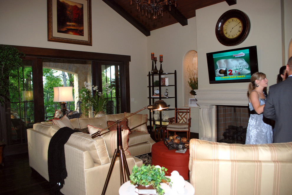 Traditional living room in Indianapolis.
