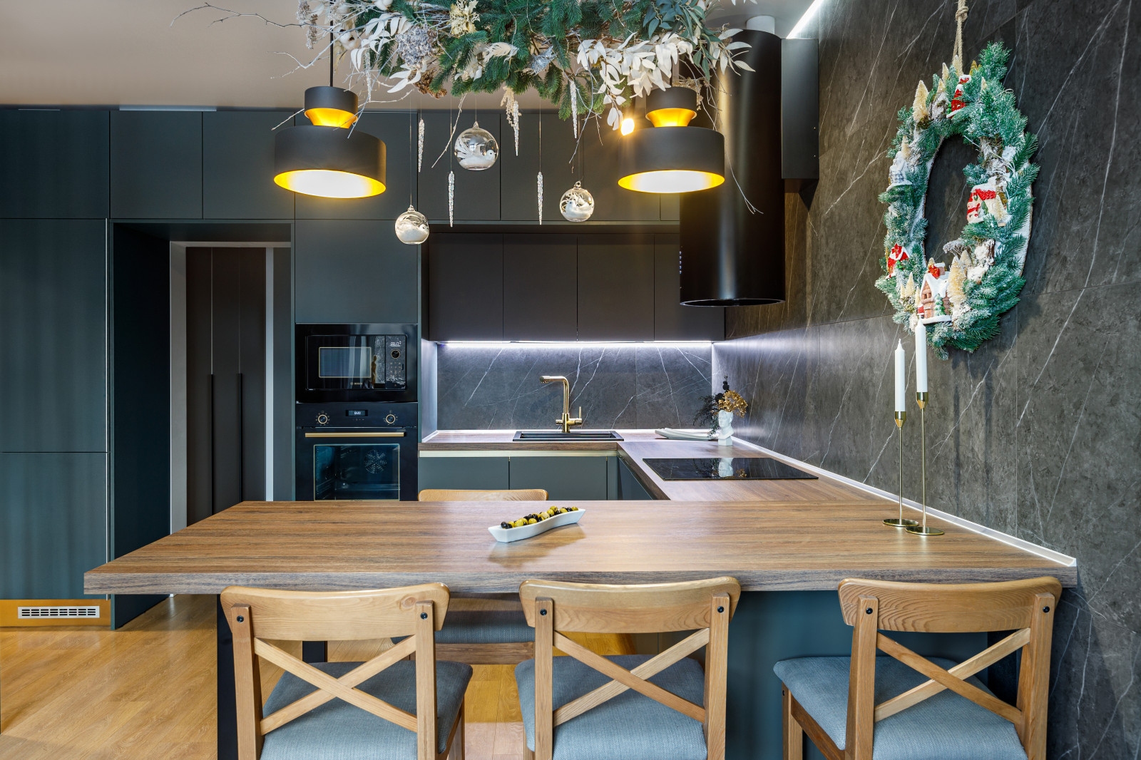 Кухня дома у декоратора.