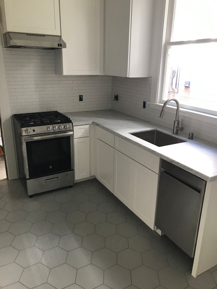 Range next to Back Doorway?