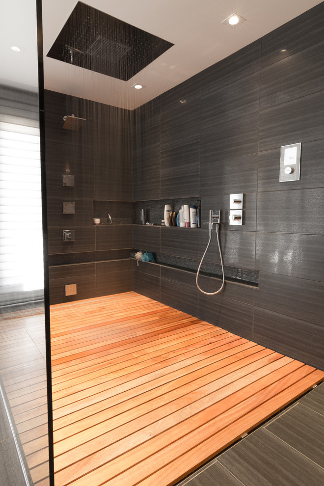 Inspiration for a mid-sized contemporary master bathroom in Ottawa with an open shower, gray tile and an open shower.