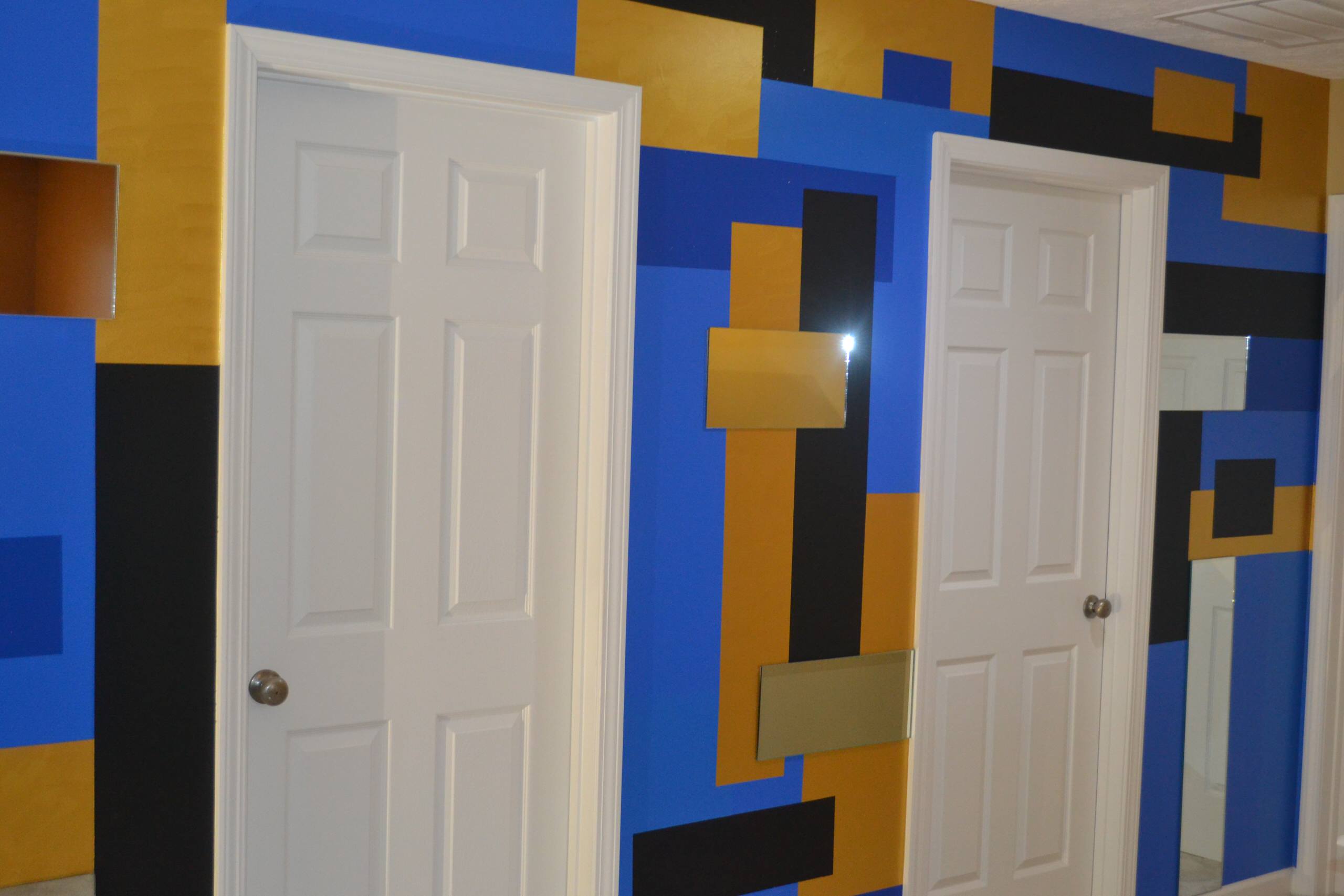 3D Wall w/ Metallic Gold & Mirror Incorporated