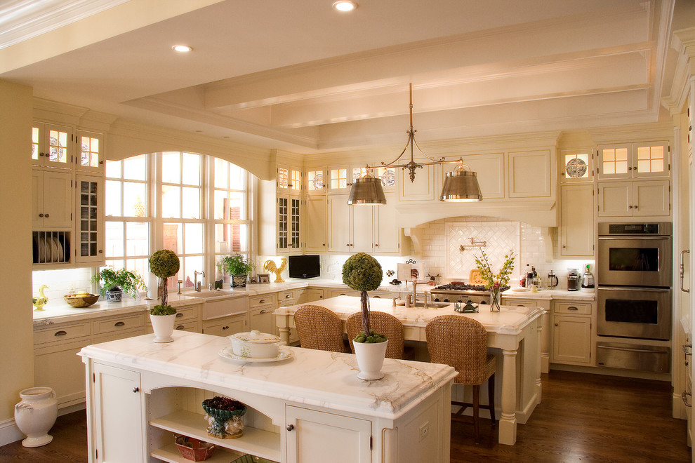 Inspiration for a traditional kitchen in Miami with a farmhouse sink.