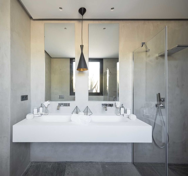 Private home in Ibiza minimalistisch-badezimmer