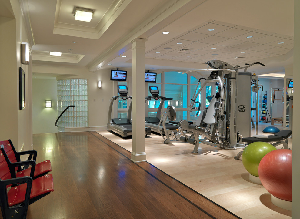 Design ideas for a traditional home gym in Boston.