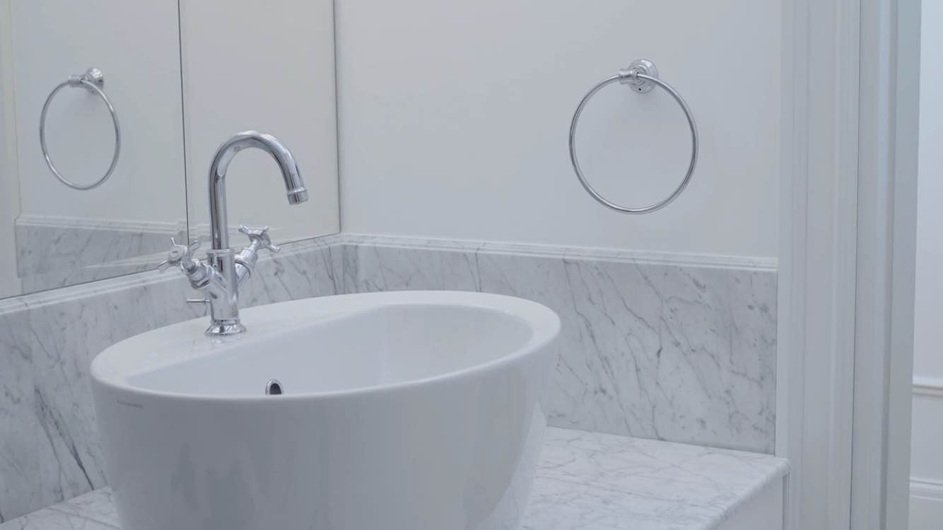 "Вспомним о балах"