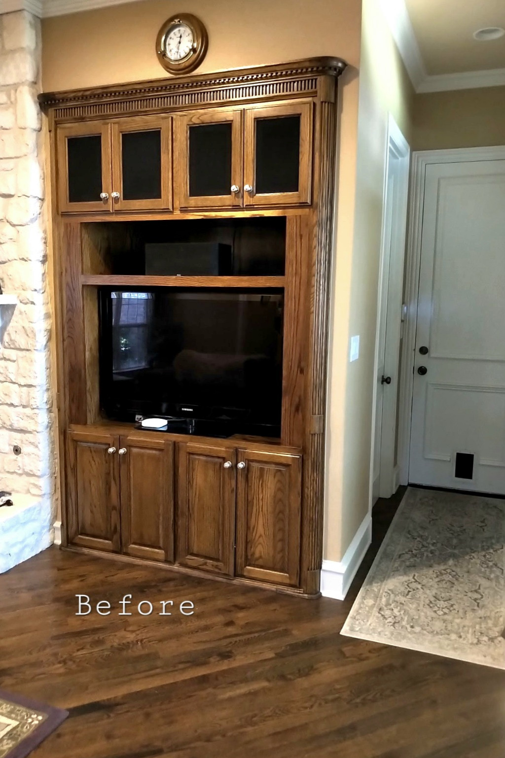 CUSTOM BOOKSHELVES