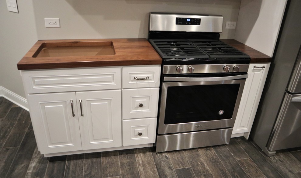 Inspiration for a transitional kitchen remodel in Chicago