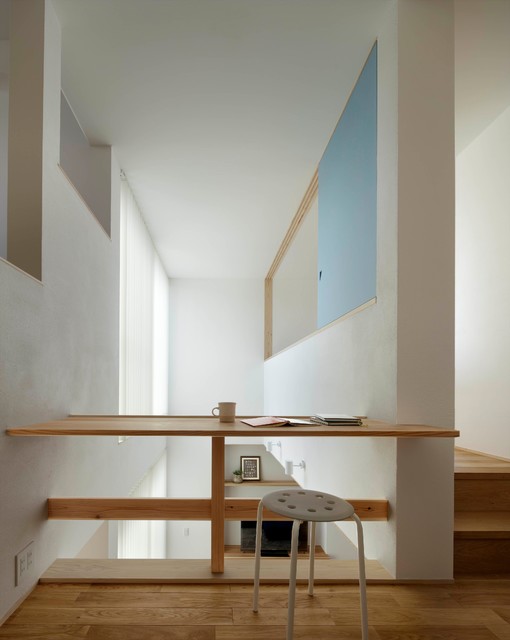 白銀町の家 skandinavisch-arbeitszimmer