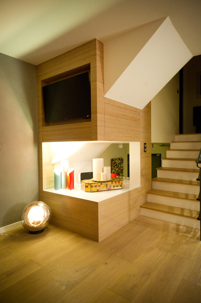 Foto på ett mellanstort minimalistiskt hem