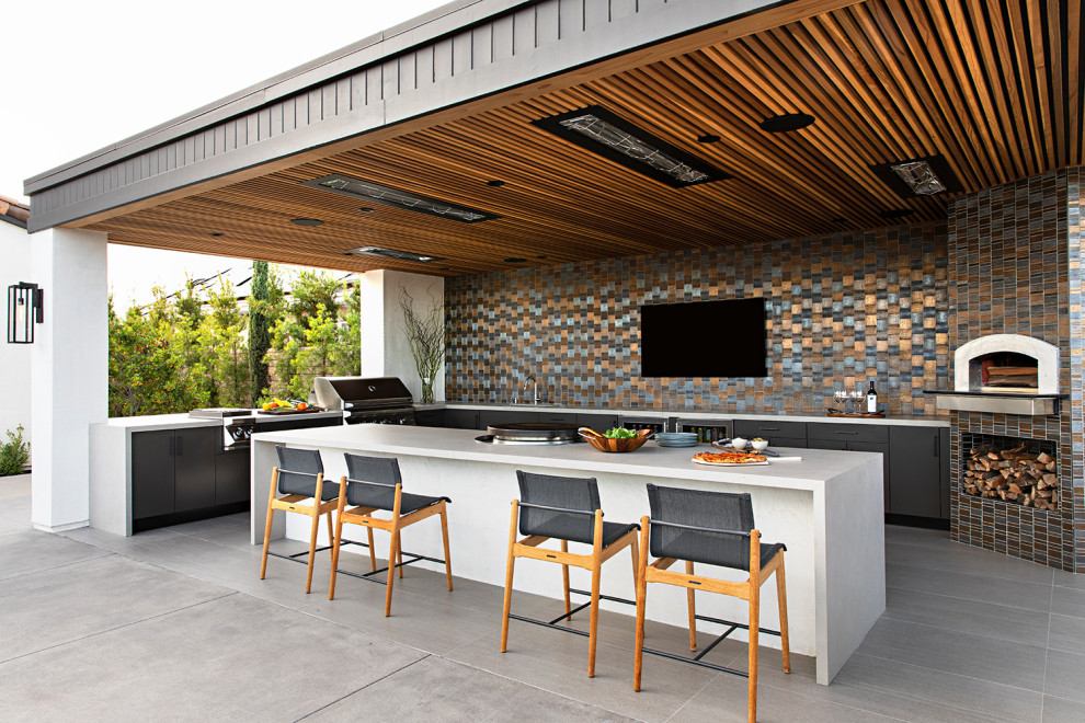 Inspiration for a contemporary patio in San Diego.