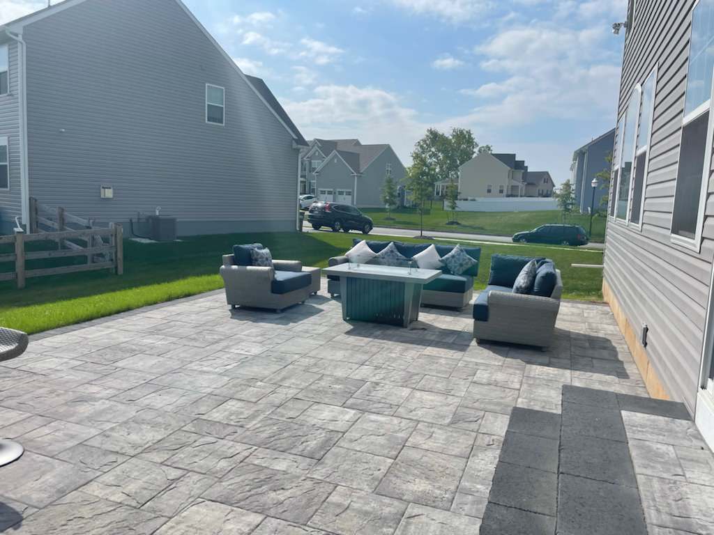 Cambridge Limestone Quarry Blend Patio/Outdoor BBQ area