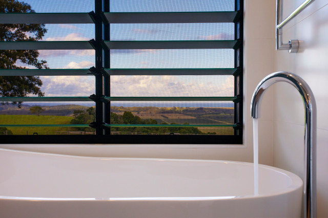 Bath with view contemporary-badrum