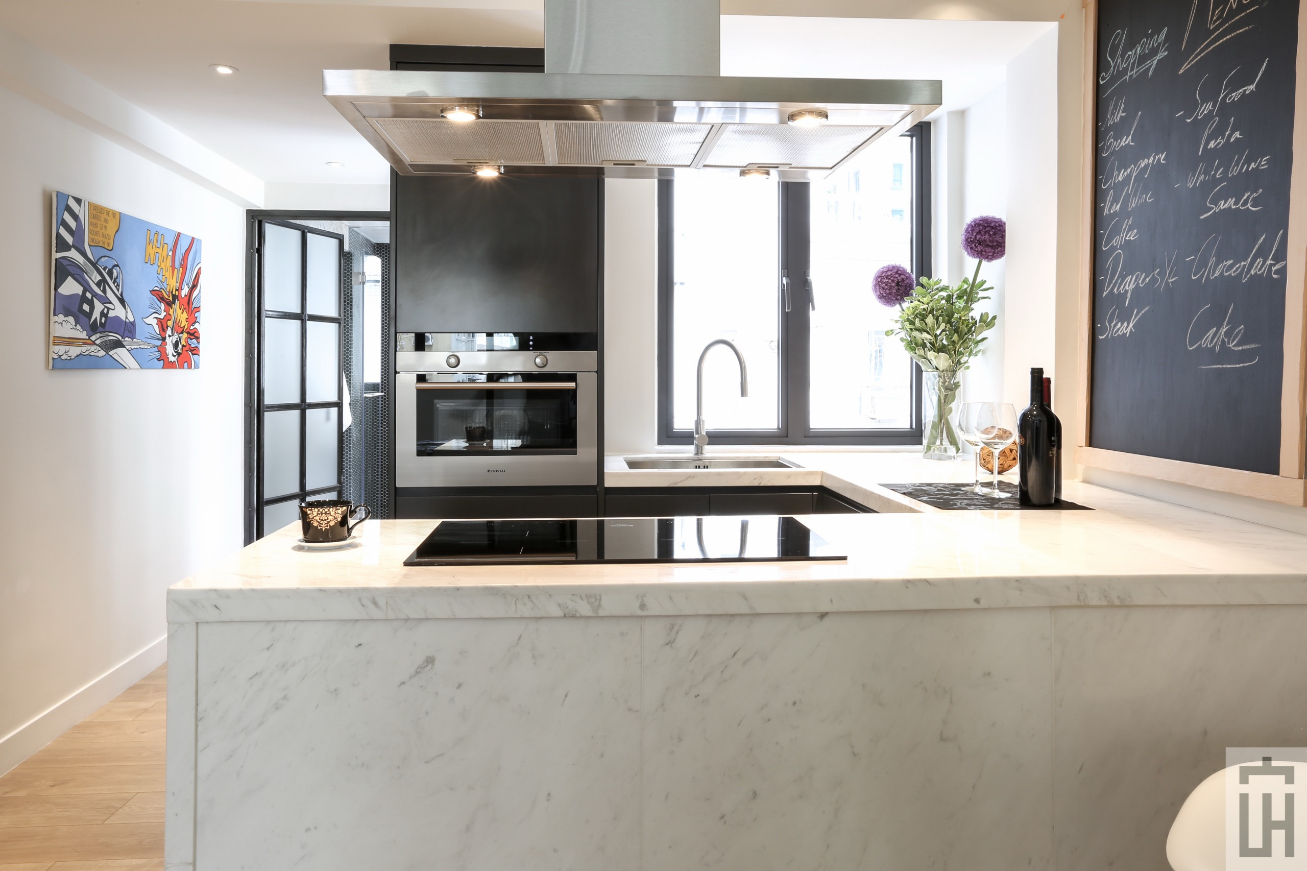 The Heart of the Home: Bespoke Luxury Kitchens