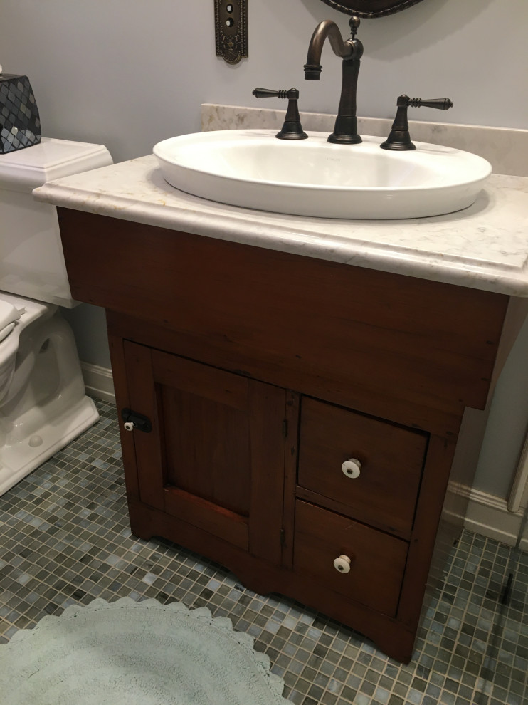 KH Hall Bath