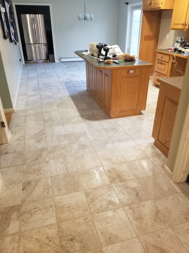 Kitchen - kitchen idea in Boston