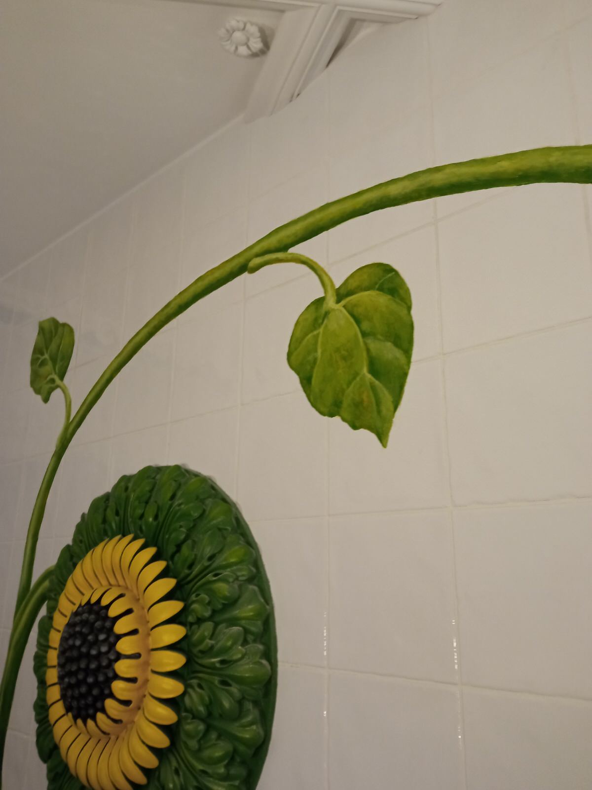 Рельефно-живописное панно в холле квартиры