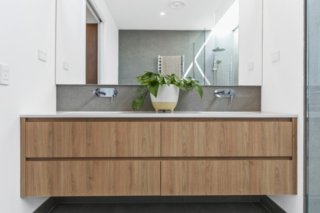 Diggers contemporary-bathroom