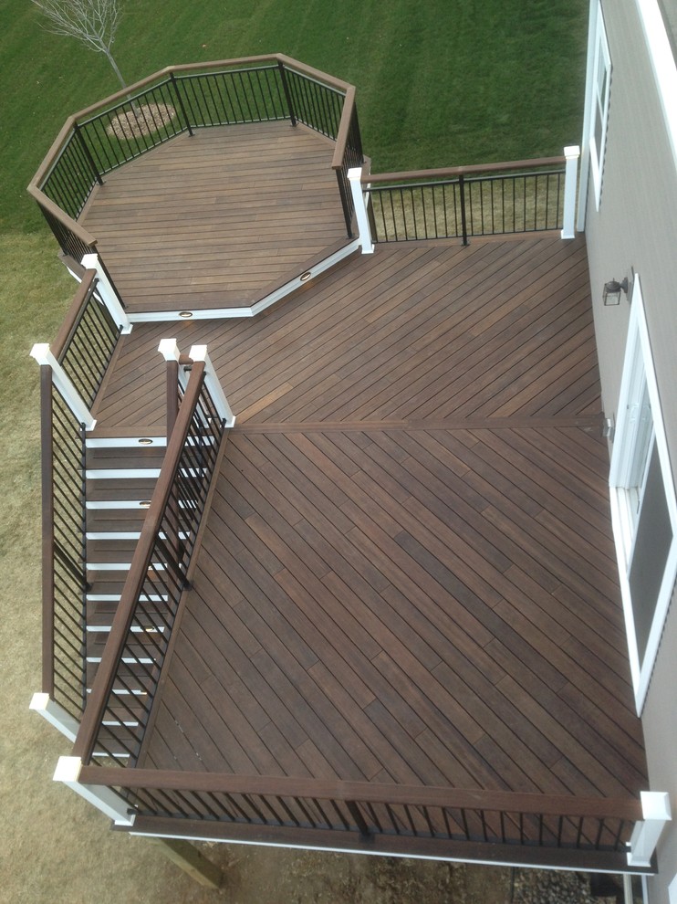 Transitional deck photo in Minneapolis with no cover