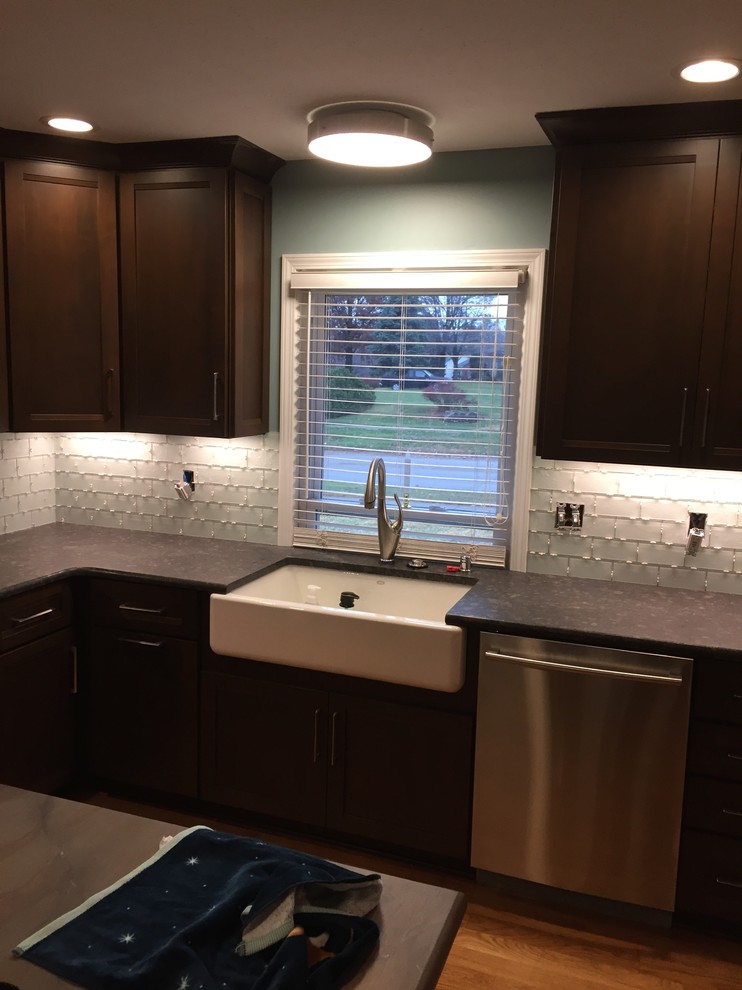 Example of a transitional kitchen design in Louisville