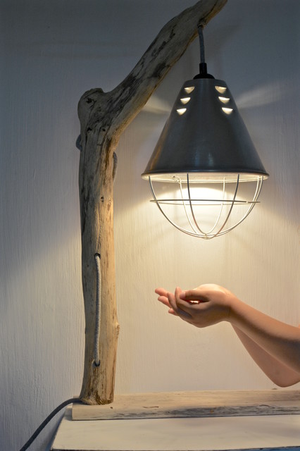 DIY : Fabriquer une lampe à poser en bois flotté