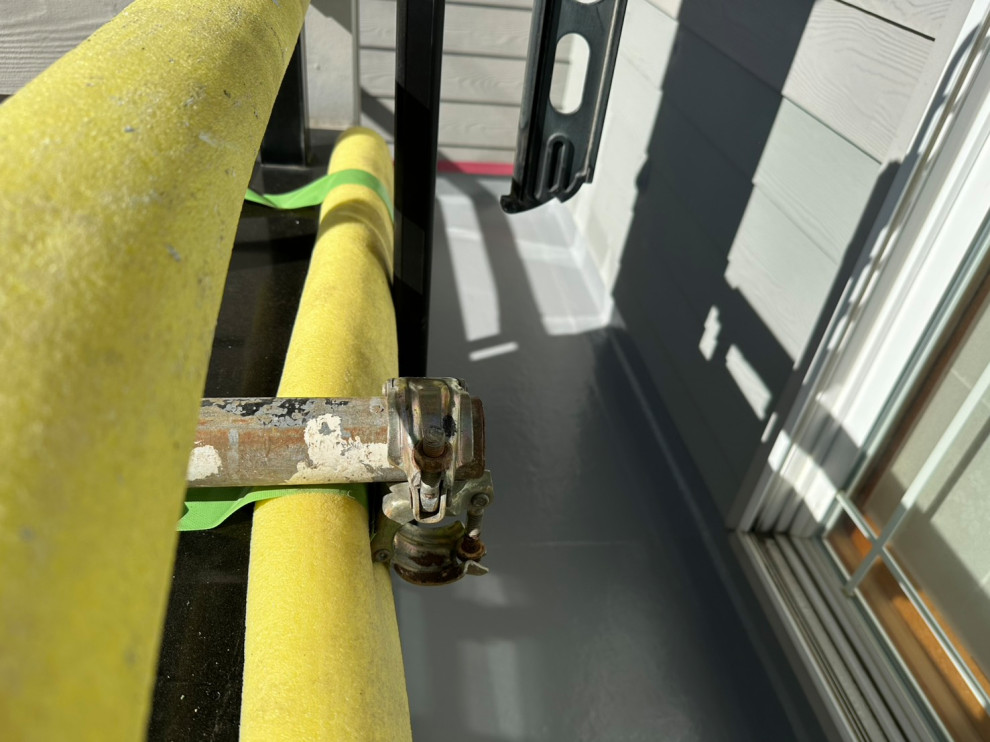 バルコニー補修工事中