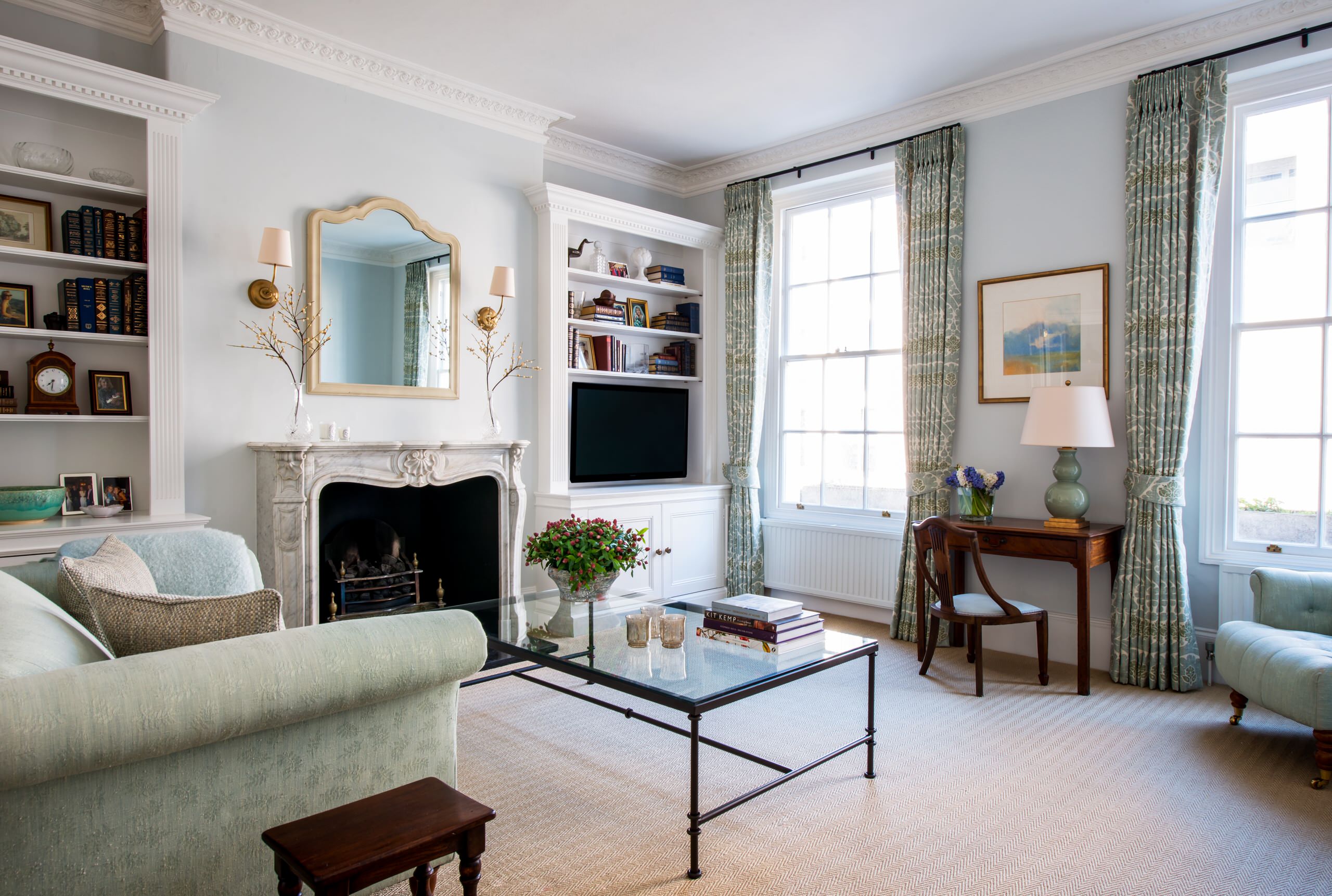 Houzz Tour: Elegant Hues and Classic Design Transform a Townhouse, image size:2560x1722