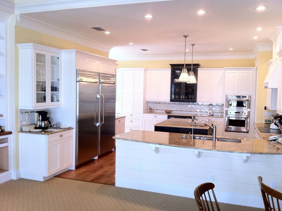 This is an example of a transitional kitchen in Jacksonville.