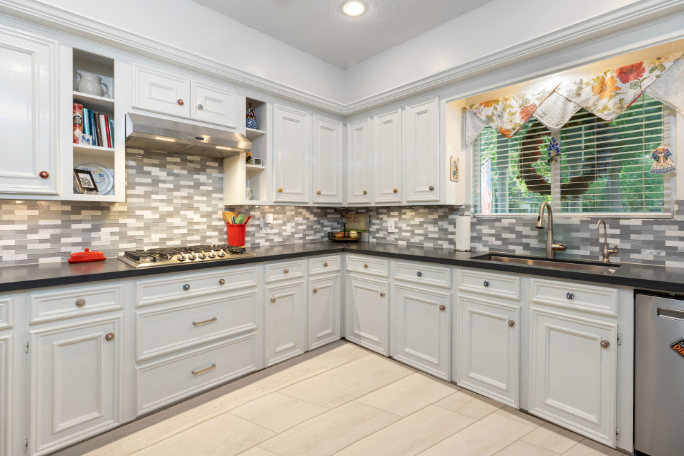 Ashmore - Kitchen and Masters Bathroom Remodel