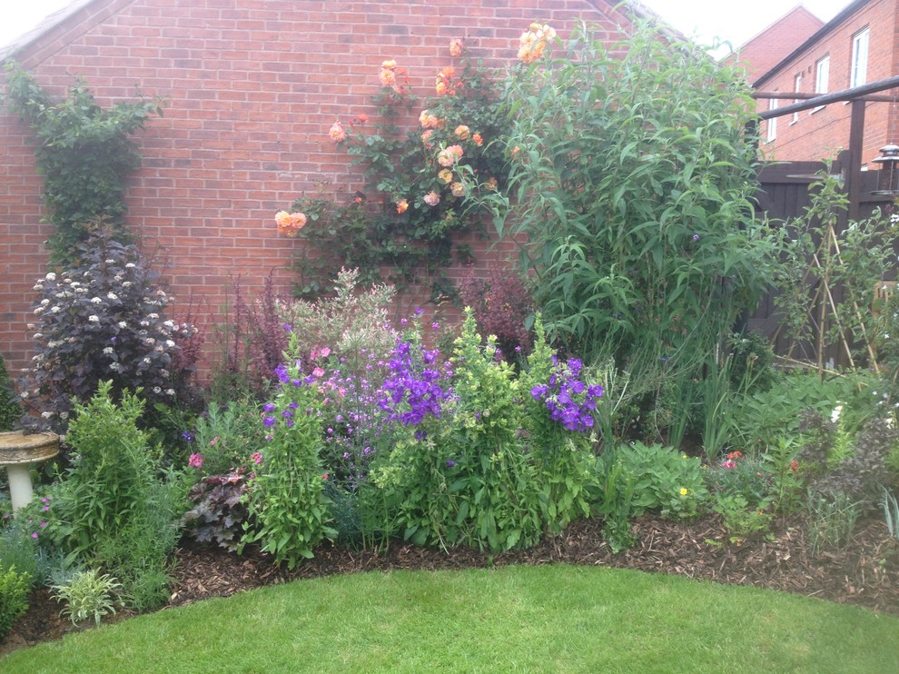 Photo of a classic garden in Oxfordshire.