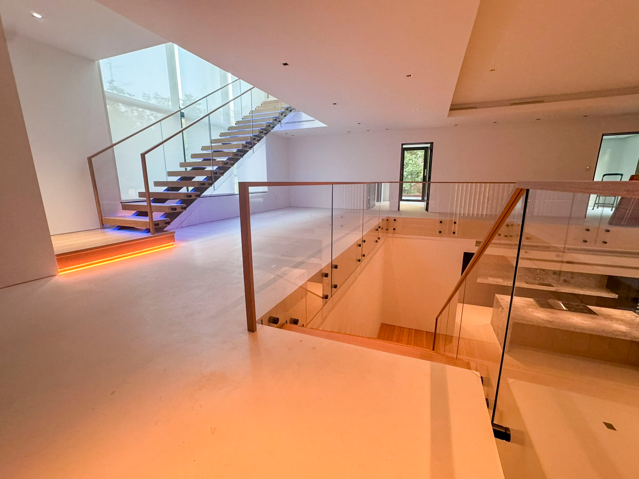 126_Visually Open and Light Contemporary Staircase, Mclean, VA 22102