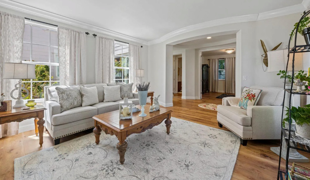 Classic East Coast Elegance in W. Roseville