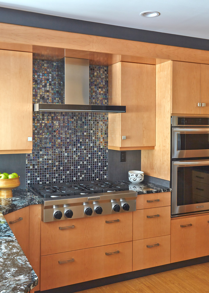 Kitchen - contemporary kitchen idea in Baltimore