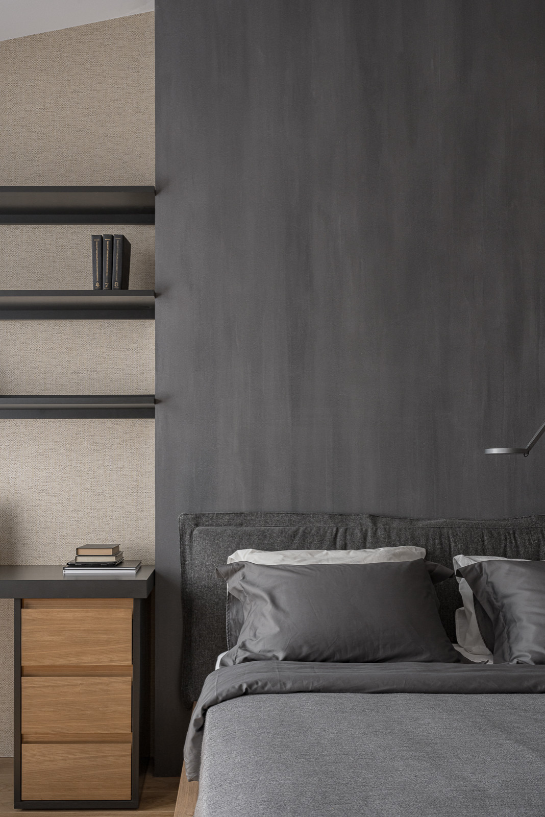 Мебельное наполнение загородного дома. "Родовое гнездо" отца и двух сыновей.