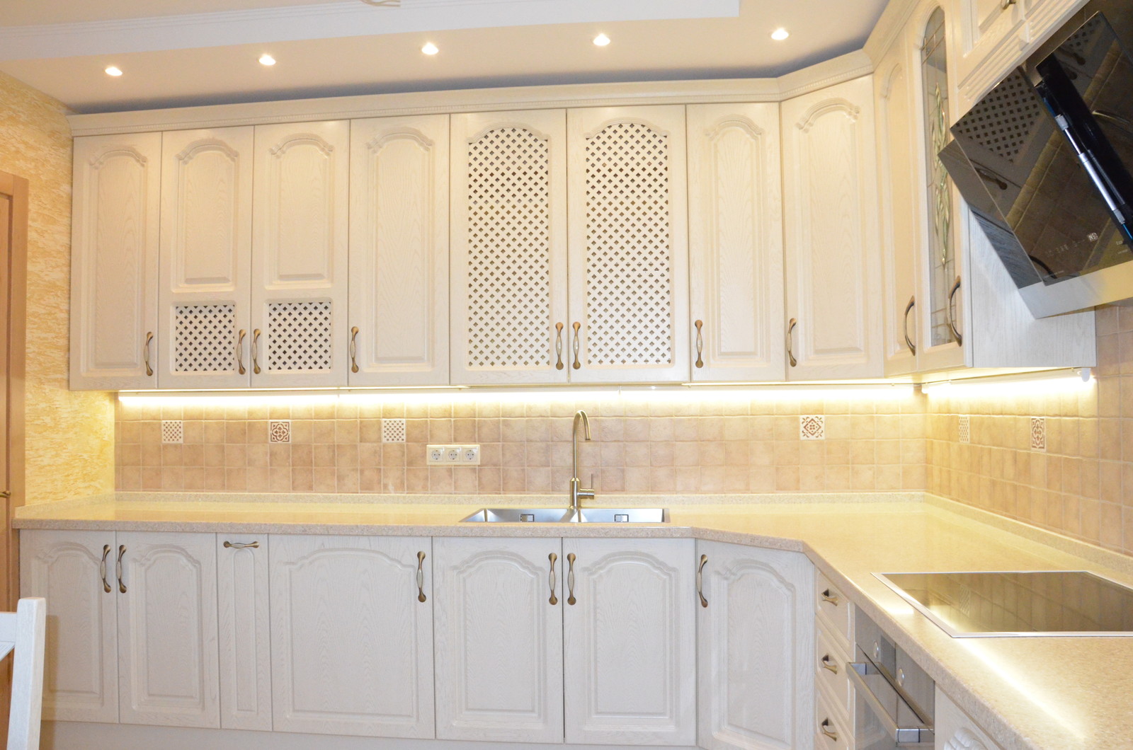 Кухня из массива дуба "Альфа" классика