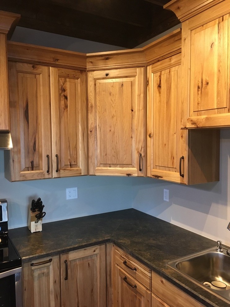 Kitchen - rustic kitchen idea in Calgary