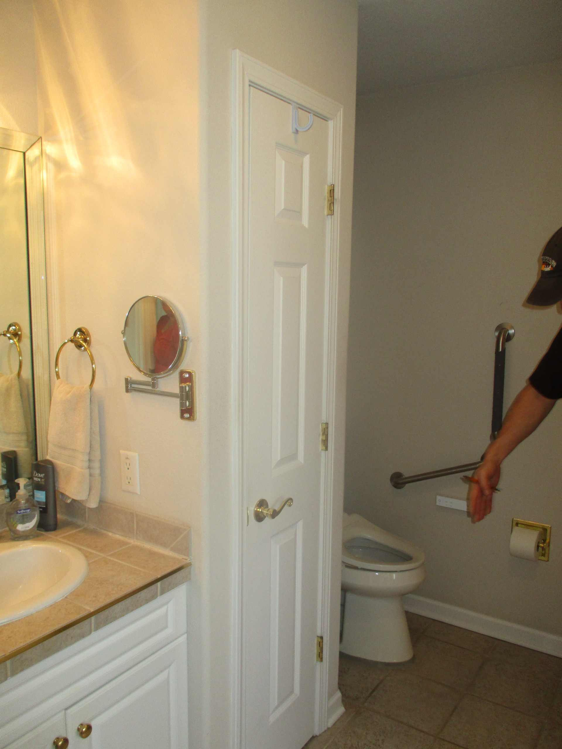 355 Lakeview Drive - Bathroom
