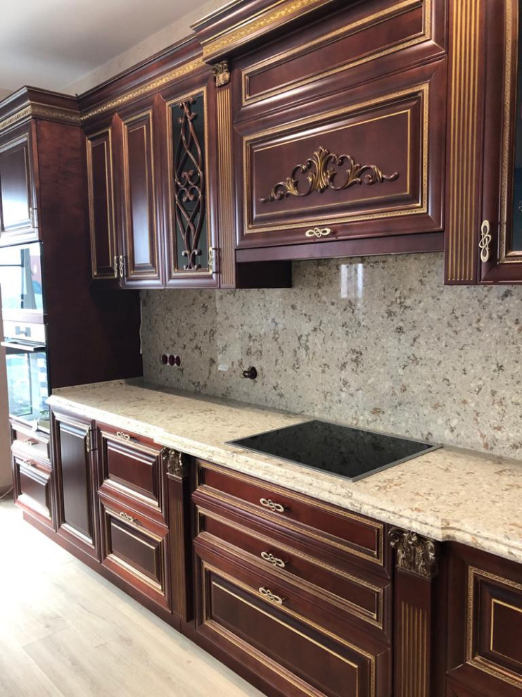 Кухня в классическом стиле цвет вишня