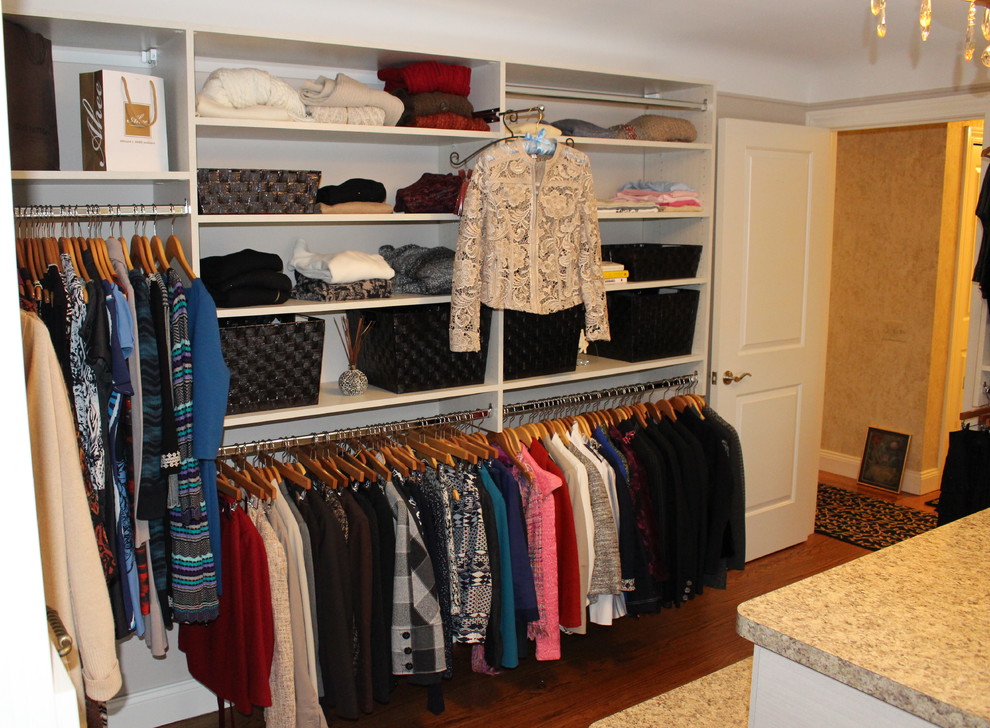 Inspiration for a transitional storage and wardrobe in Detroit.