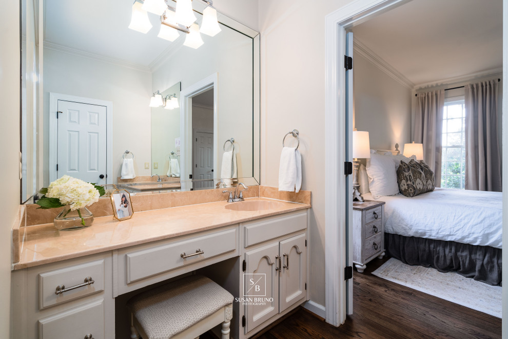 Example of a transitional home design design in Birmingham