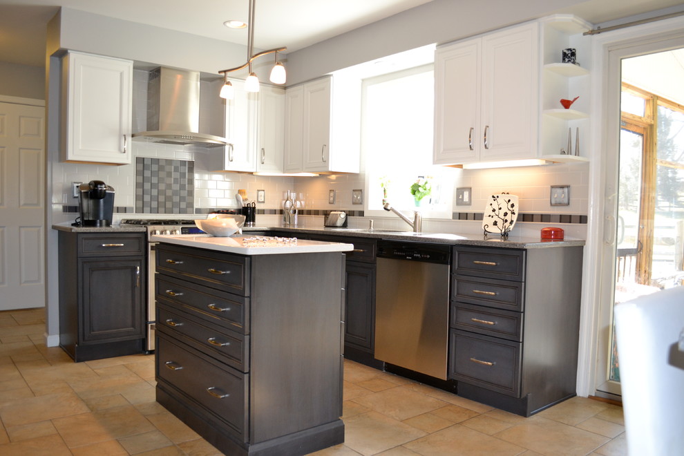Kitchen - transitional kitchen idea in Baltimore