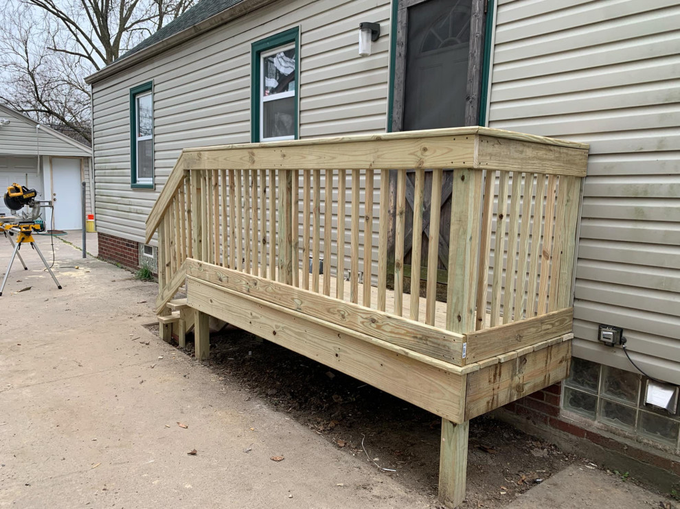 Wood Deck with Railing