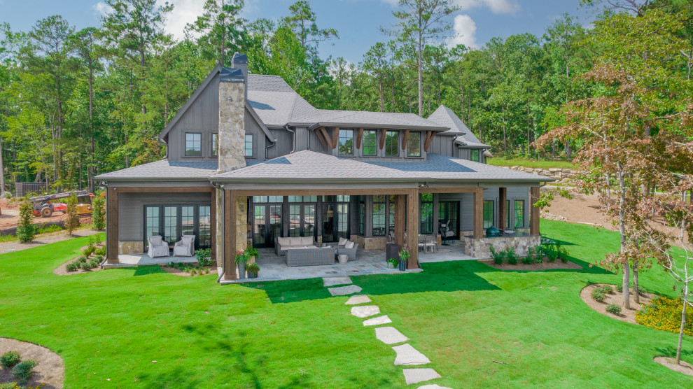 Inspiration for a transitional home design remodel in Birmingham
