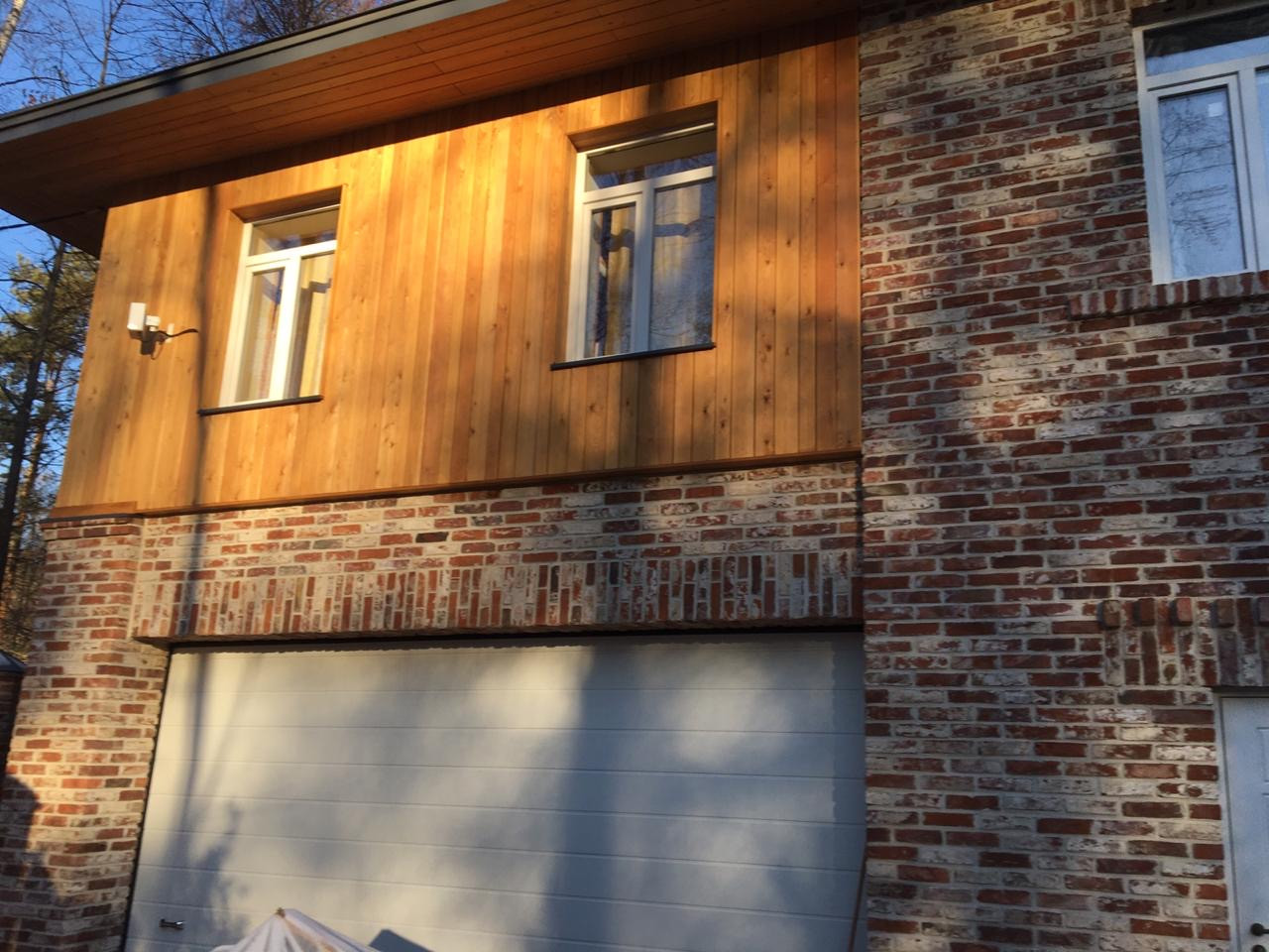 Фасад дома из дореволюционного кирпича